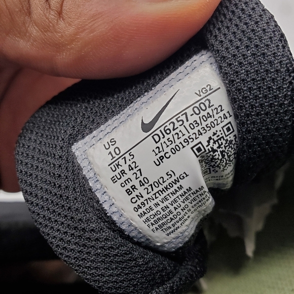 Nike Shoe Women's 10 Tanjun Triple Black Sneakers DJ6257-002 - Picture 3 of 8